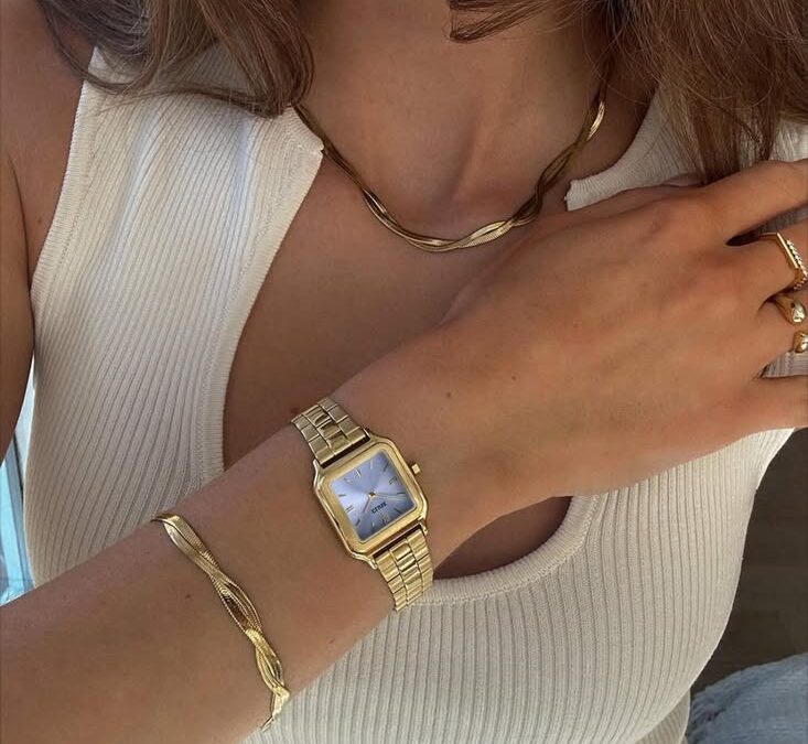Les montres Cluse sont en vitrine extérieure 😍 Vous pouvez…